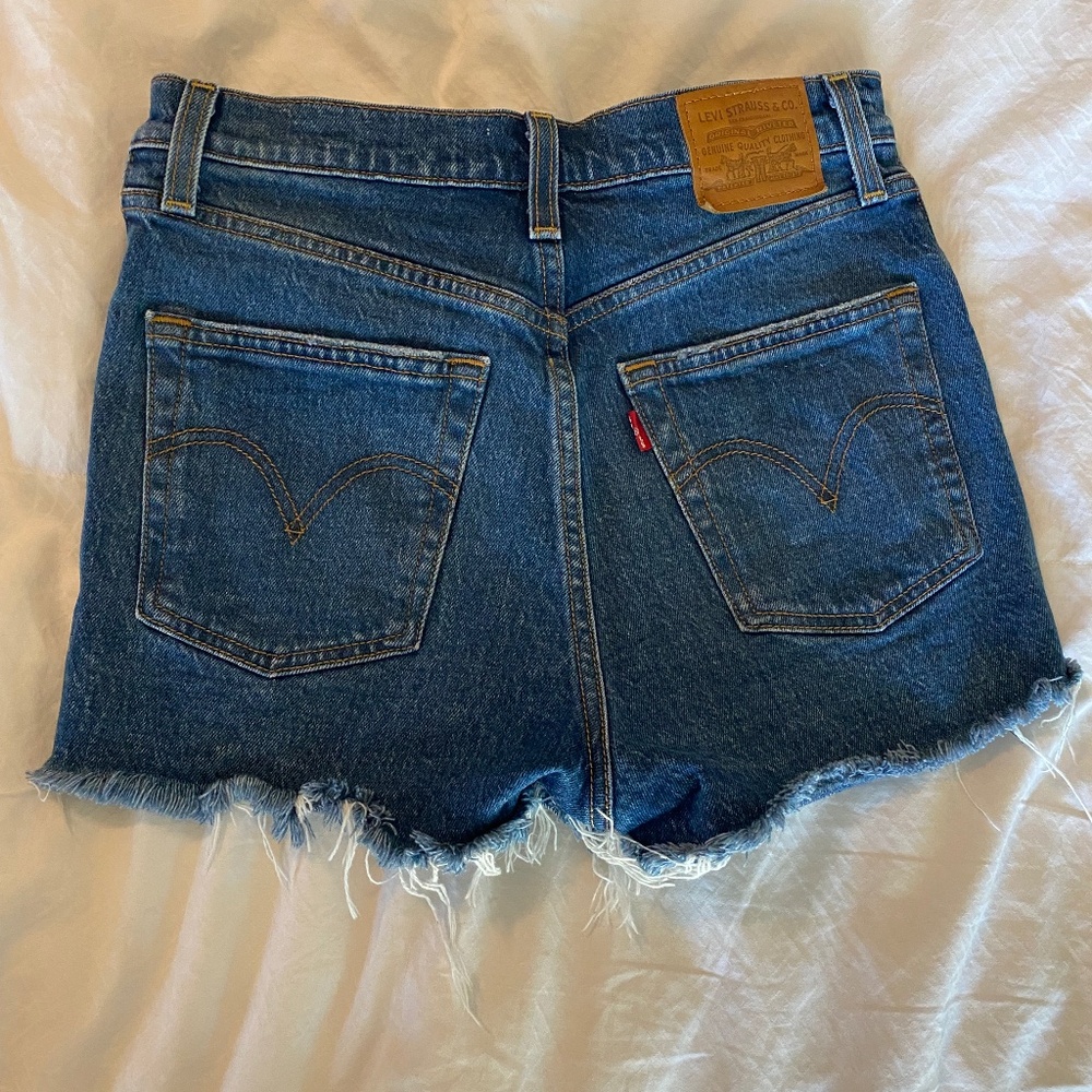 Levi’s Ribcage Denim Shorts Size 26